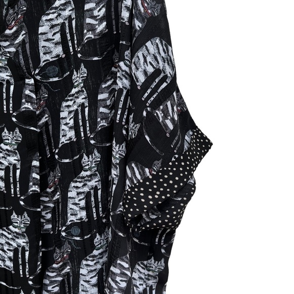 Fresh Fx Cat Pattern Short Sleeve Blouse EUC - Picture 7 of 10